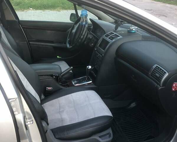 Сірий Пежо 407, об'ємом двигуна 2 л та пробігом 235 тис. км за 3700 $, фото 7 на Automoto.ua