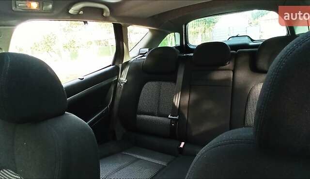 Серый Пежо 407, объемом двигателя 2 л и пробегом 251 тыс. км за 4200 $, фото 17 на Automoto.ua