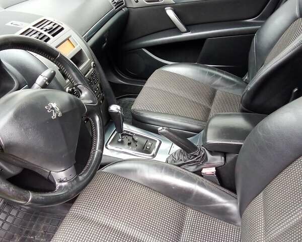 Серый Пежо 407, объемом двигателя 2 л и пробегом 226 тыс. км за 4500 $, фото 5 на Automoto.ua