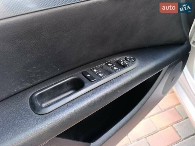 Серый Пежо 407, объемом двигателя 2 л и пробегом 467 тыс. км за 4399 $, фото 29 на Automoto.ua