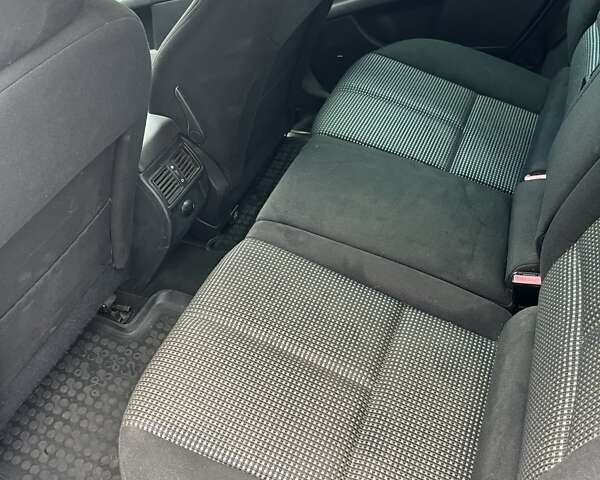Сірий Пежо 407, об'ємом двигуна 2 л та пробігом 323 тис. км за 4400 $, фото 9 на Automoto.ua