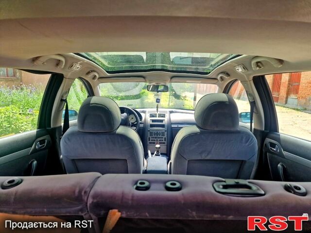 Серый Пежо 407, объемом двигателя 2 л и пробегом 367 тыс. км за 4400 $, фото 5 на Automoto.ua
