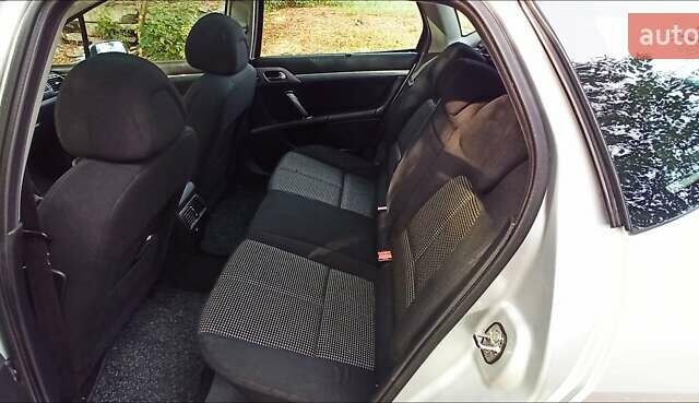 Серый Пежо 407, объемом двигателя 2 л и пробегом 251 тыс. км за 4200 $, фото 12 на Automoto.ua