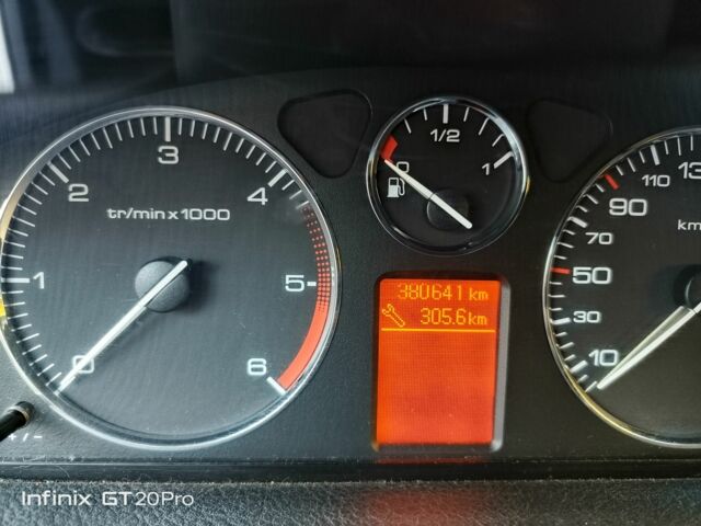 Серый Пежо 407, объемом двигателя 2 л и пробегом 375 тыс. км за 2500 $, фото 2 на Automoto.ua