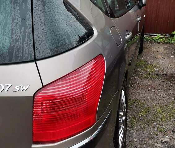 Серый Пежо 407, объемом двигателя 2 л и пробегом 430 тыс. км за 5000 $, фото 3 на Automoto.ua