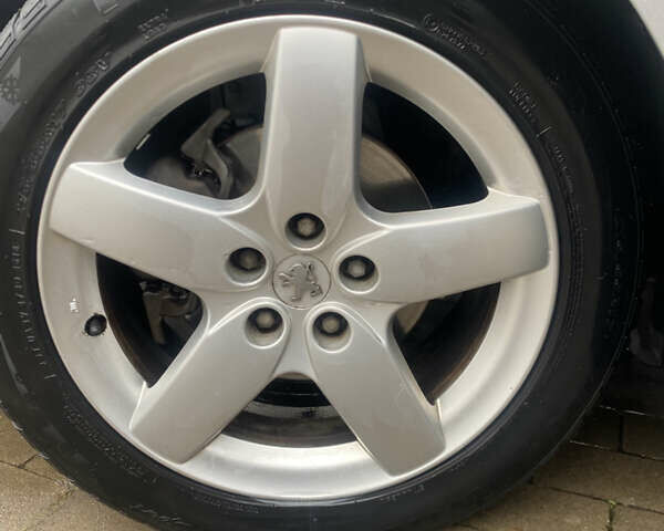 Серый Пежо 407, объемом двигателя 2 л и пробегом 301 тыс. км за 4700 $, фото 24 на Automoto.ua