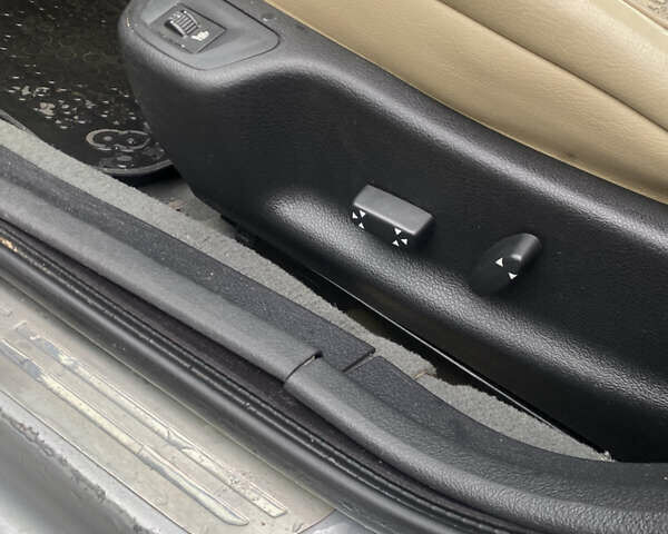 Серый Пежо 407, объемом двигателя 2 л и пробегом 301 тыс. км за 4700 $, фото 12 на Automoto.ua