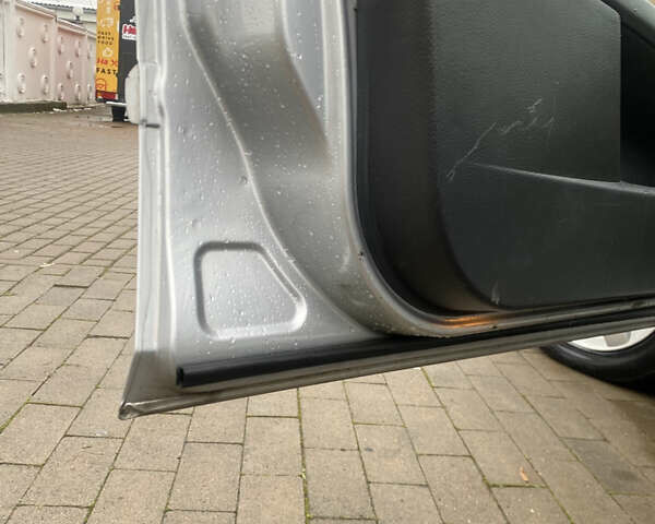 Серый Пежо 407, объемом двигателя 2 л и пробегом 301 тыс. км за 4700 $, фото 10 на Automoto.ua