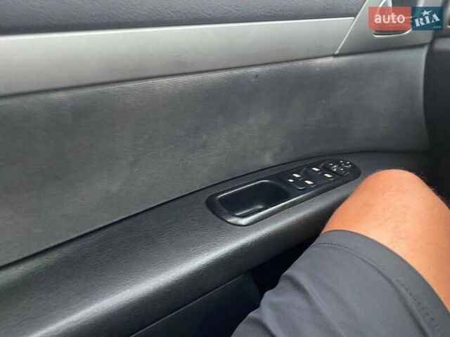 Серый Пежо 407, объемом двигателя 2 л и пробегом 350 тыс. км за 4750 $, фото 9 на Automoto.ua