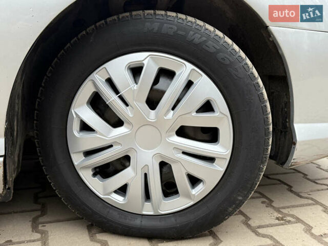 Сірий Пежо 407, об'ємом двигуна 1.56 л та пробігом 298 тис. км за 3799 $, фото 13 на Automoto.ua