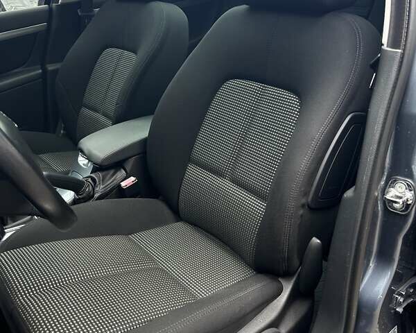 Серый Пежо 407, объемом двигателя 2 л и пробегом 124 тыс. км за 7000 $, фото 7 на Automoto.ua