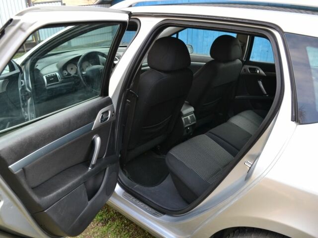 Серый Пежо 407, объемом двигателя 2 л и пробегом 250 тыс. км за 4362 $, фото 1 на Automoto.ua