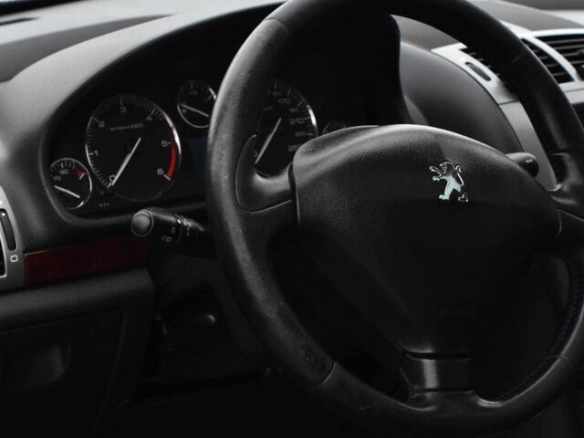 Серый Пежо 407, объемом двигателя 1.6 л и пробегом 280 тыс. км за 4650 $, фото 7 на Automoto.ua