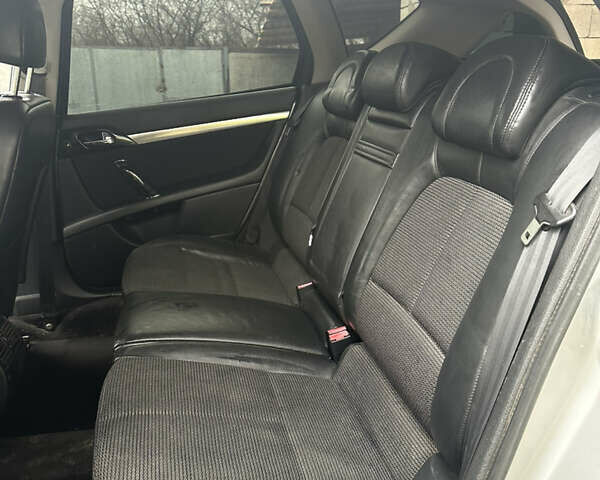 Сірий Пежо 407, об'ємом двигуна 2 л та пробігом 280 тис. км за 6500 $, фото 13 на Automoto.ua