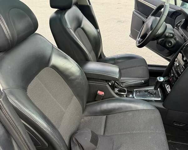 Серый Пежо 407, объемом двигателя 2 л и пробегом 330 тыс. км за 7500 $, фото 7 на Automoto.ua