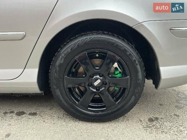Серый Пежо 407, объемом двигателя 2 л и пробегом 317 тыс. км за 6500 $, фото 13 на Automoto.ua