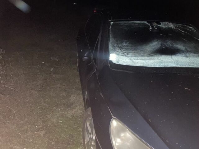 Серый Пежо 407, объемом двигателя 2 л и пробегом 300 тыс. км за 1000 $, фото 2 на Automoto.ua