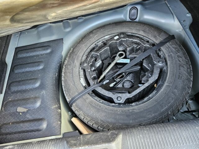 Синий Пежо 407, объемом двигателя 1.6 л и пробегом 300 тыс. км за 2000 $, фото 17 на Automoto.ua