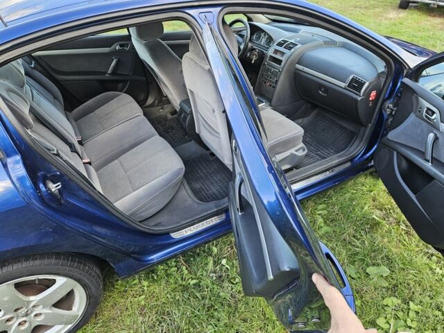 Синий Пежо 407, объемом двигателя 1.6 л и пробегом 300 тыс. км за 2000 $, фото 7 на Automoto.ua