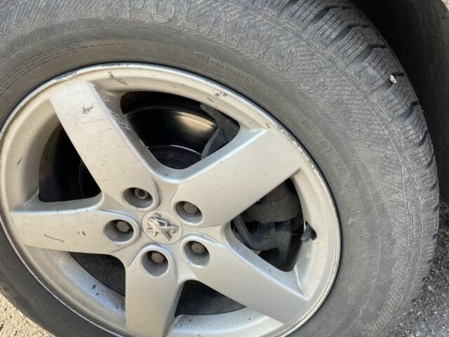 Зелений Пежо 407, об'ємом двигуна 1.6 л та пробігом 300 тис. км за 2300 $, фото 6 на Automoto.ua