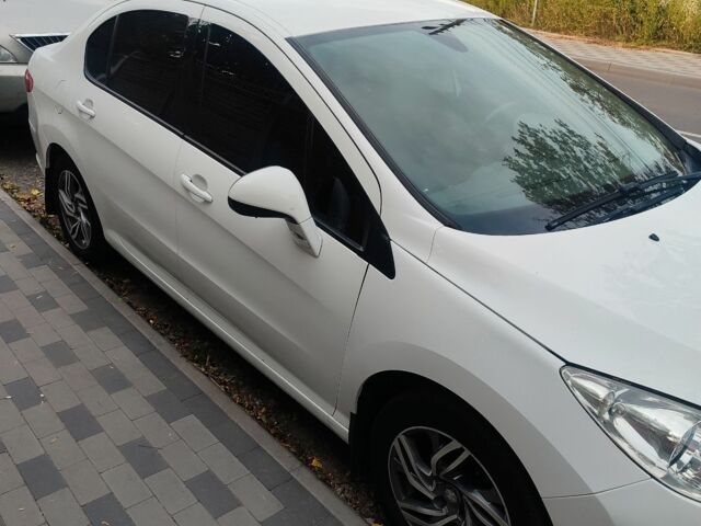 Белый Пежо 408, объемом двигателя 1.6 л и пробегом 168 тыс. км за 7400 $, фото 4 на Automoto.ua