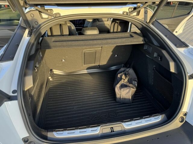 Белый Пежо 408, объемом двигателя 1.6 л и пробегом 35 тыс. км за 28999 $, фото 22 на Automoto.ua