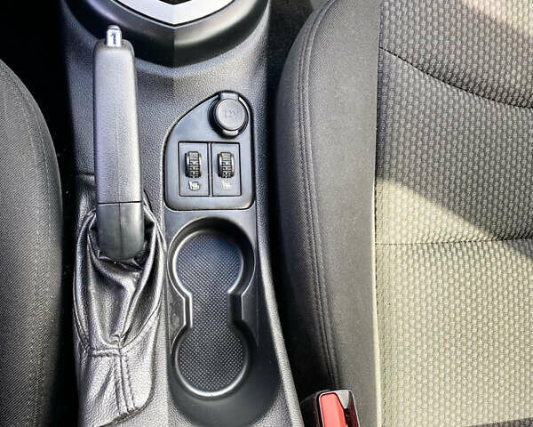 Бежевый Пежо 408, объемом двигателя 1.56 л и пробегом 155 тыс. км за 5999 $, фото 13 на Automoto.ua