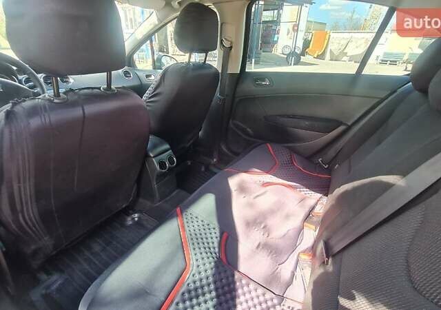Пежо 408 2013 в Львове на Automoto.ua Черный Пежо 408, объемом двигателя 1.56 л и пробегом 309 тыс. км за 5550 $, фото 3 на Automoto.ua