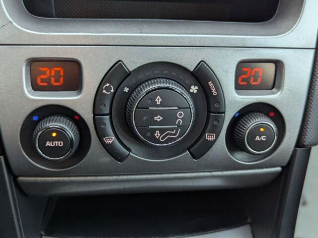 Черный Пежо 408, объемом двигателя 1.6 л и пробегом 81 тыс. км за 9500 $, фото 10 на Automoto.ua