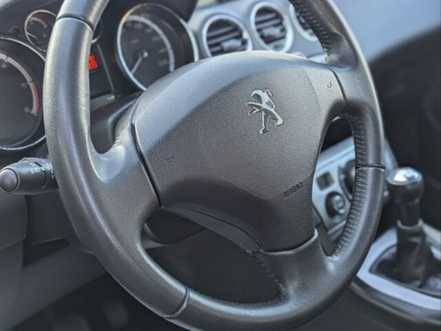 Черный Пежо 408, объемом двигателя 1.6 л и пробегом 81 тыс. км за 9500 $, фото 9 на Automoto.ua