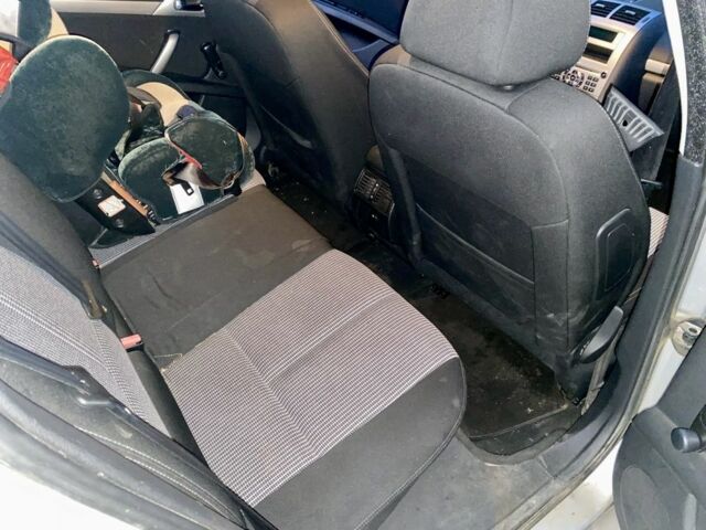 Серый Пежо 408, объемом двигателя 2 л и пробегом 127 тыс. км за 5200 $, фото 5 на Automoto.ua