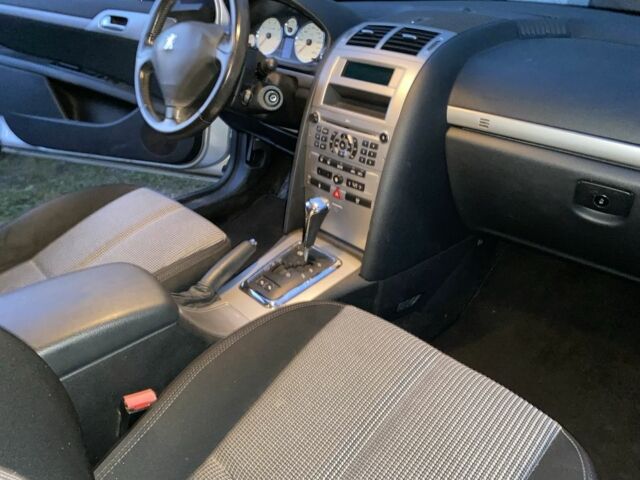 Серый Пежо 408, объемом двигателя 2 л и пробегом 127 тыс. км за 5200 $, фото 4 на Automoto.ua