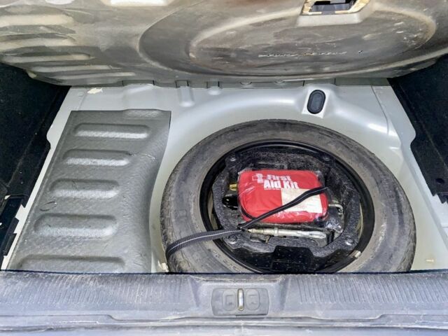 Серый Пежо 408, объемом двигателя 2 л и пробегом 127 тыс. км за 5200 $, фото 7 на Automoto.ua