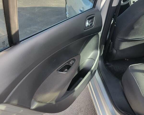 Сірий Пежо 408, об'ємом двигуна 1.59 л та пробігом 154 тис. км за 6700 $, фото 4 на Automoto.ua