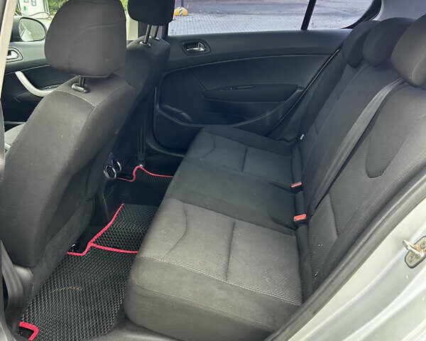 Серый Пежо 408, объемом двигателя 1.56 л и пробегом 240 тыс. км за 6900 $, фото 28 на Automoto.ua