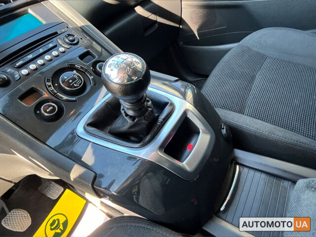 Білий Пежо 5008, об'ємом двигуна 1.6 л та пробігом 203 тис. км за 10700 $, фото 15 на Automoto.ua