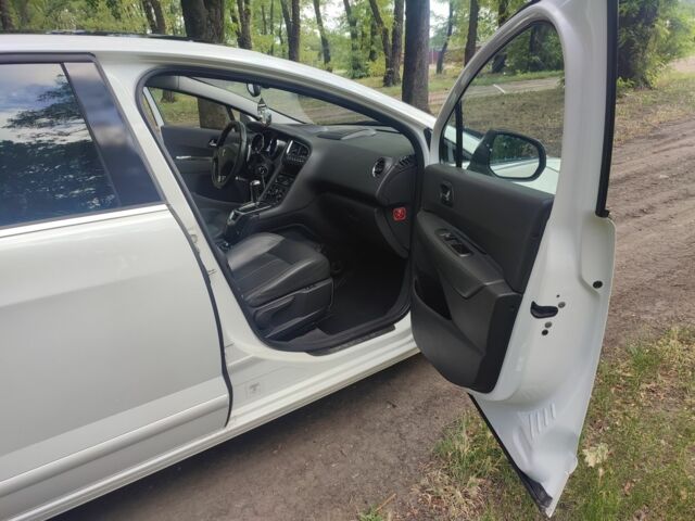 Білий Пежо 5008, об'ємом двигуна 1.6 л та пробігом 200 тис. км за 8500 $, фото 3 на Automoto.ua