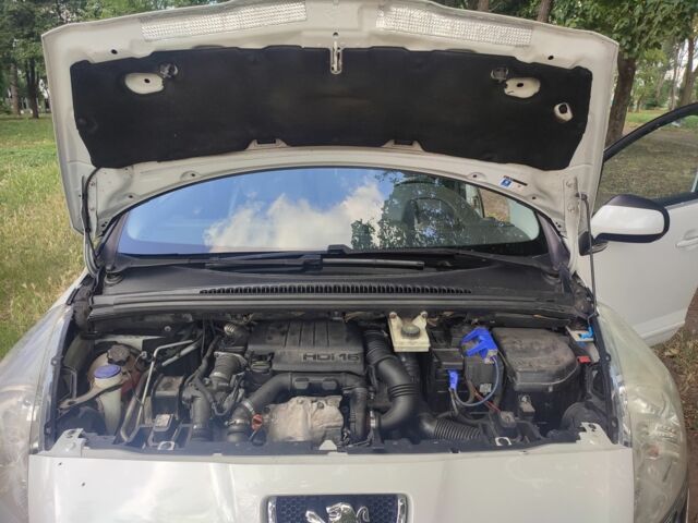 Білий Пежо 5008, об'ємом двигуна 1.6 л та пробігом 200 тис. км за 8500 $, фото 12 на Automoto.ua