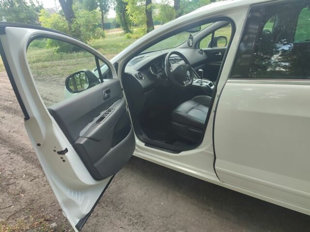 Білий Пежо 5008, об'ємом двигуна 1.6 л та пробігом 200 тис. км за 8500 $, фото 4 на Automoto.ua