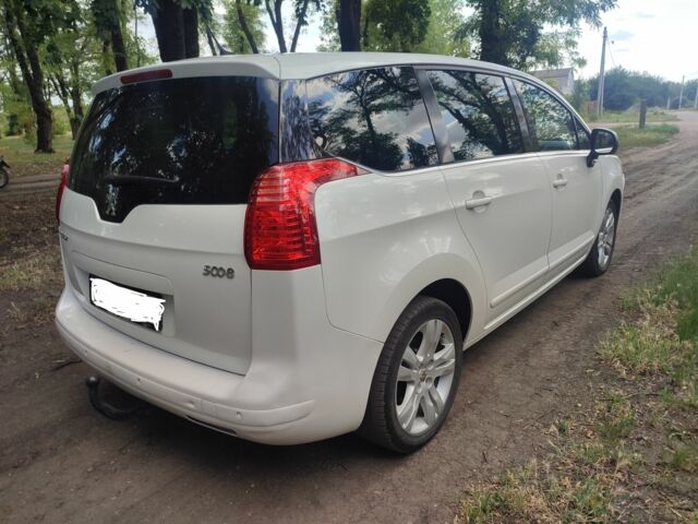 Білий Пежо 5008, об'ємом двигуна 1.6 л та пробігом 200 тис. км за 8500 $, фото 16 на Automoto.ua