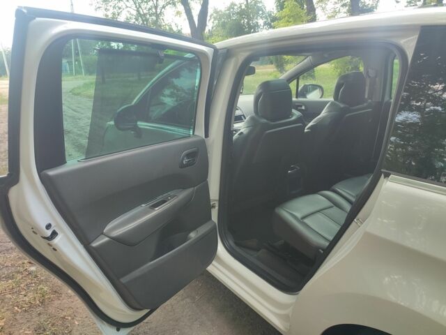 Білий Пежо 5008, об'ємом двигуна 1.6 л та пробігом 200 тис. км за 8500 $, фото 1 на Automoto.ua