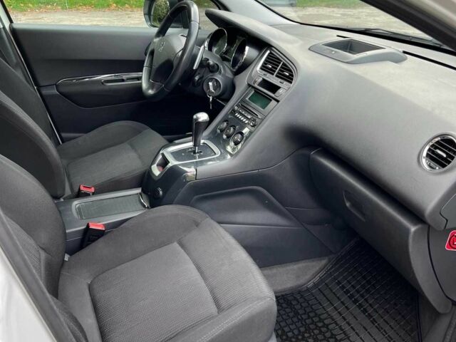 Білий Пежо 5008, об'ємом двигуна 1.6 л та пробігом 270 тис. км за 7900 $, фото 10 на Automoto.ua