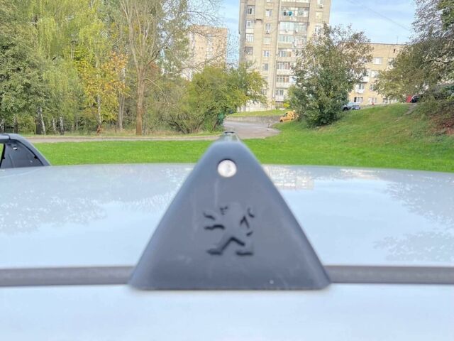 Білий Пежо 5008, об'ємом двигуна 1.6 л та пробігом 270 тис. км за 7900 $, фото 15 на Automoto.ua