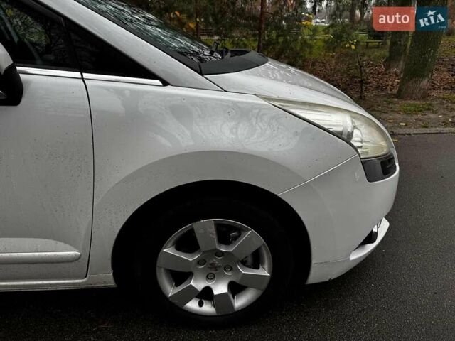 Белый Пежо 5008, объемом двигателя 1.6 л и пробегом 272 тыс. км за 8490 $, фото 4 на Automoto.ua