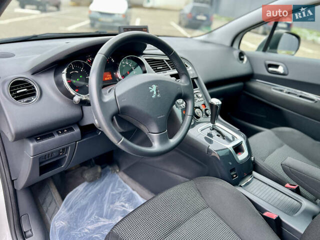 Белый Пежо 5008, объемом двигателя 2 л и пробегом 264 тыс. км за 9850 $, фото 59 на Automoto.ua
