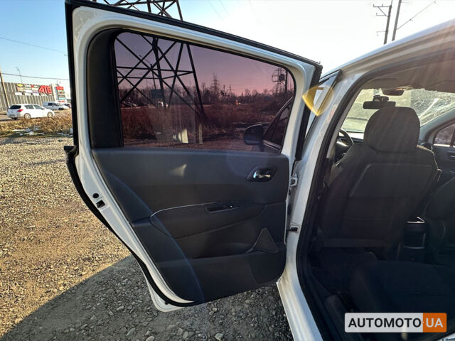 Білий Пежо 5008, об'ємом двигуна 1.6 л та пробігом 214 тис. км за 6690 $, фото 14 на Automoto.ua