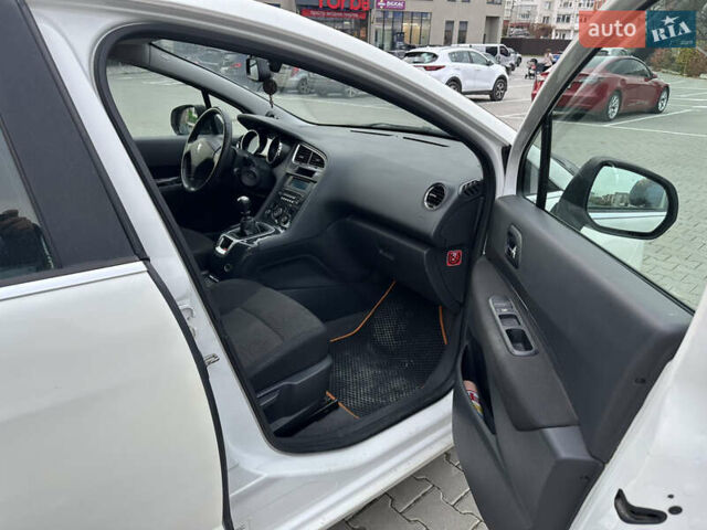 Белый Пежо 5008, объемом двигателя 1.6 л и пробегом 248 тыс. км за 5700 $, фото 12 на Automoto.ua