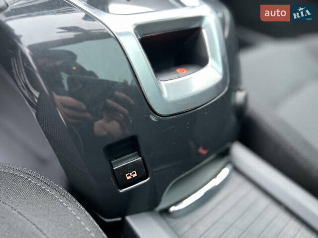 Белый Пежо 5008, объемом двигателя 2 л и пробегом 264 тыс. км за 9850 $, фото 76 на Automoto.ua