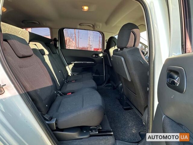 Білий Пежо 5008, об'ємом двигуна 1.6 л та пробігом 214 тис. км за 6690 $, фото 20 на Automoto.ua