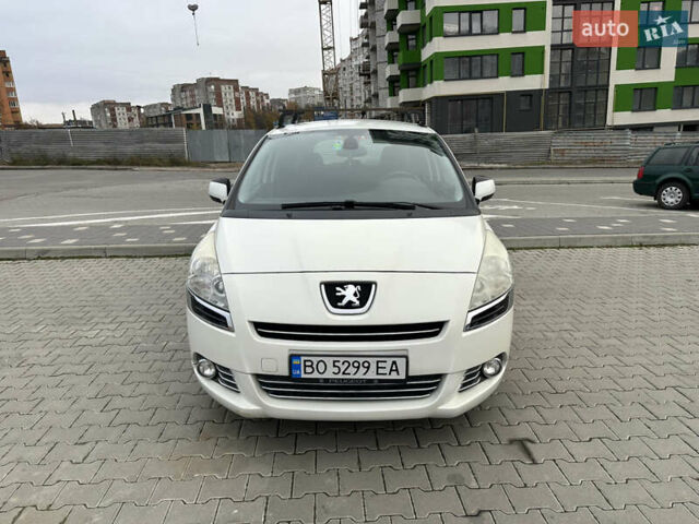 Белый Пежо 5008, объемом двигателя 1.6 л и пробегом 248 тыс. км за 5700 $, фото 1 на Automoto.ua